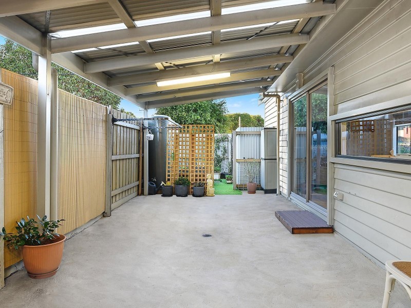 1/60 Bellarine Highway, Newcomb VIC 3219