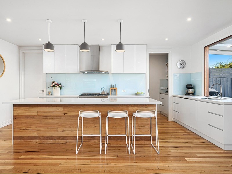 24 Margaret Street, Rippleside VIC 3215