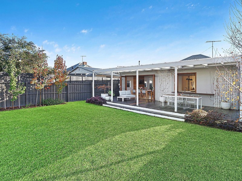 24 Margaret Street, Rippleside VIC 3215