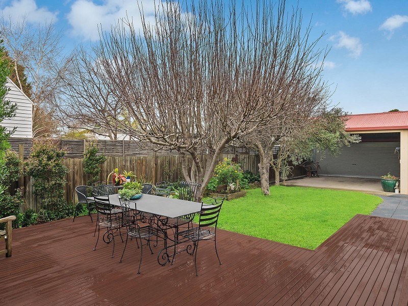 35 Sharp Street, Newtown VIC 3220