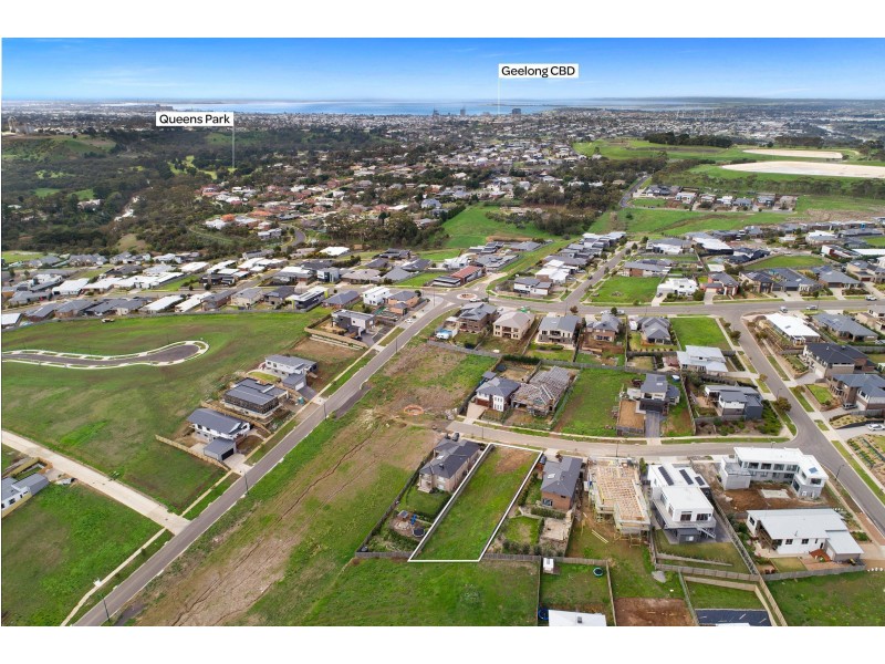 11 Morley Crescent, Highton VIC 3216