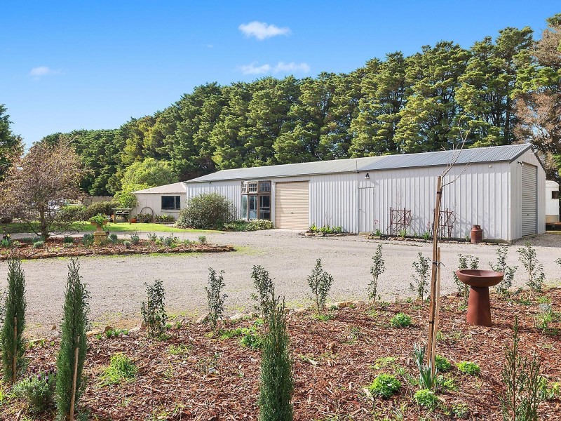 235 Whitcombes Road, Drysdale VIC 3222