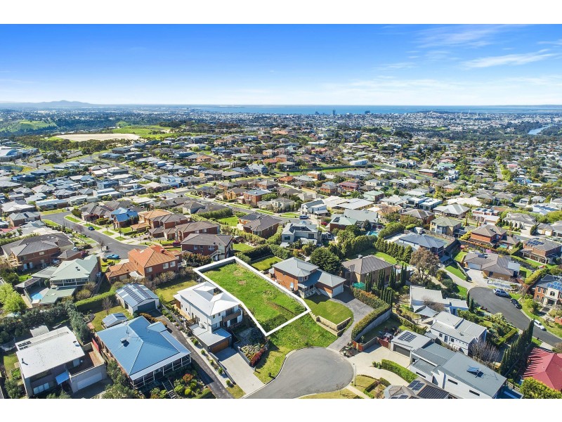 11 Shire Court, Highton VIC 3216