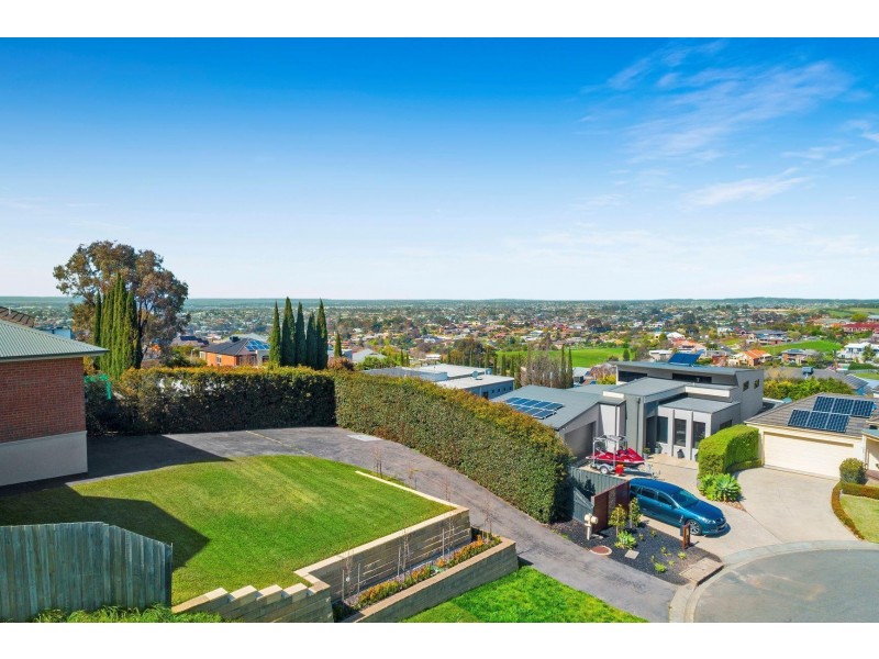 11 Shire Court, Highton VIC 3216