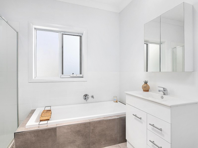 4 Mitchell Street, Belmont VIC 3216