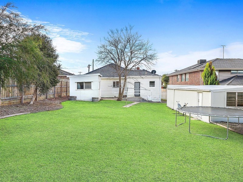 4 Mitchell Street, Belmont VIC 3216