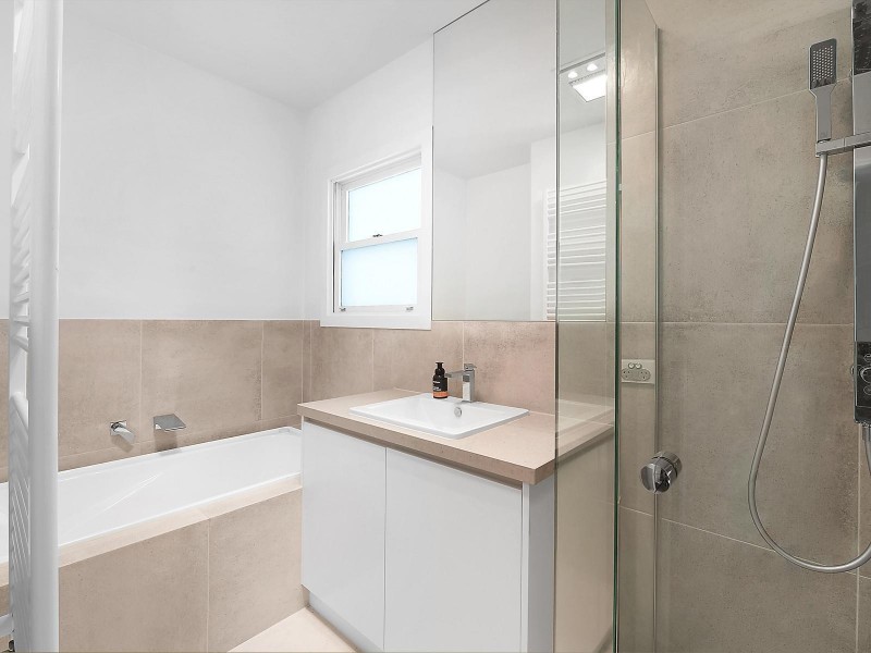 49 Bond Street, Newtown VIC 3220