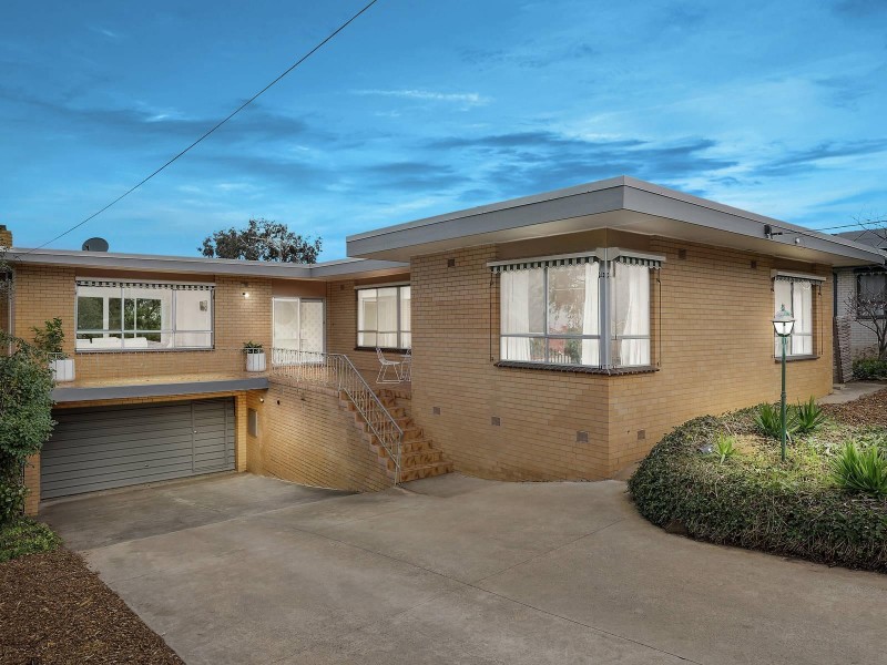 35 Reigate Road, Highton VIC 3216