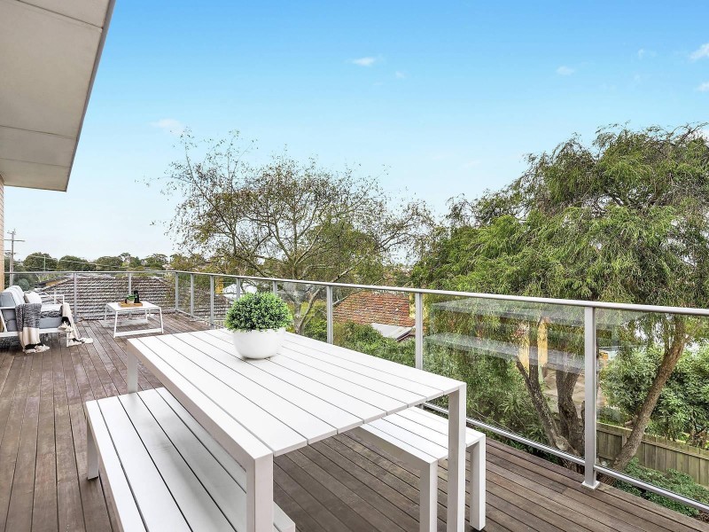 35 Reigate Road, Highton VIC 3216