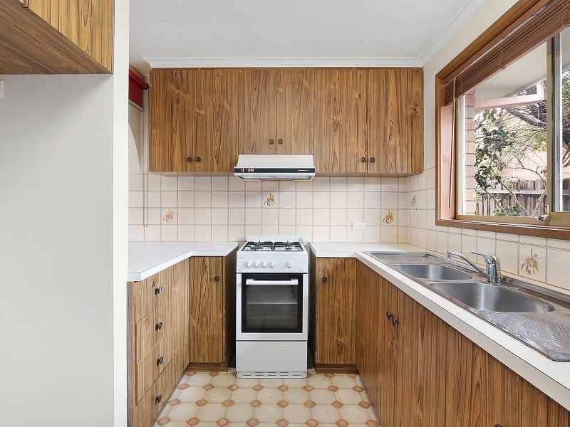 2/10 The Fairway, North Geelong VIC 3215