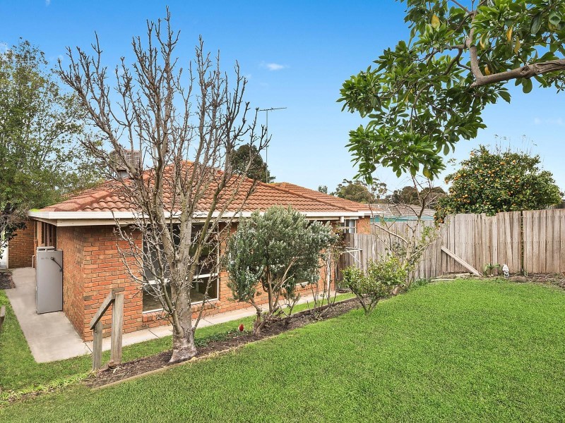 2/10 The Fairway, North Geelong VIC 3215