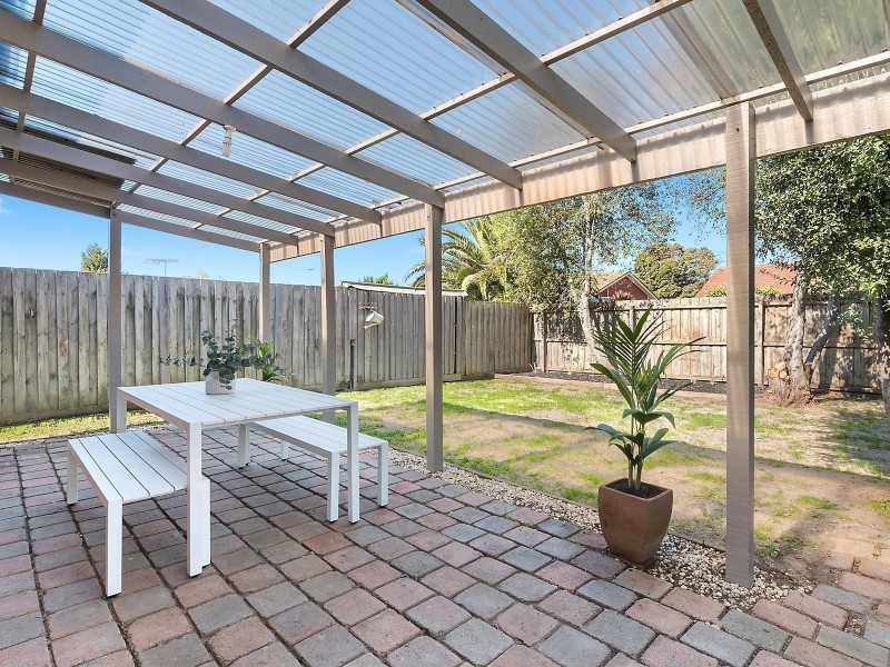 44 Fidge Crescent, Breakwater VIC 3219