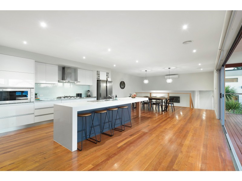 27 Highland Way, Leopold VIC 3224