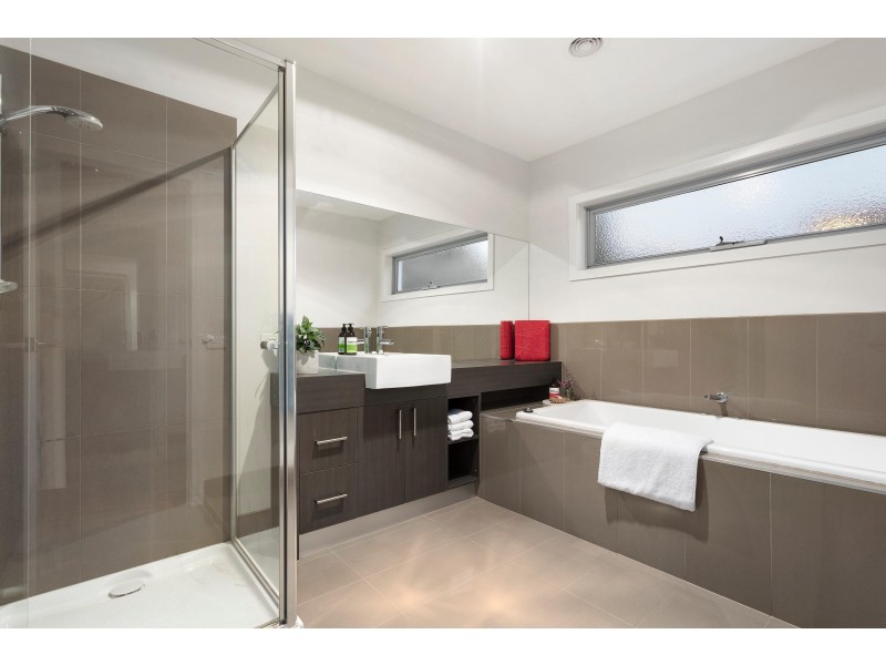 27 Highland Way, Leopold VIC 3224