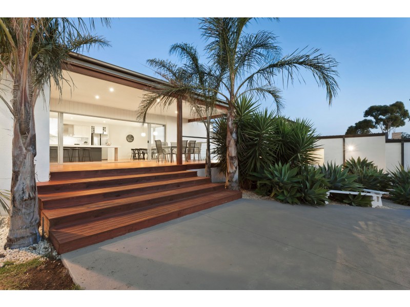 27 Highland Way, Leopold VIC 3224