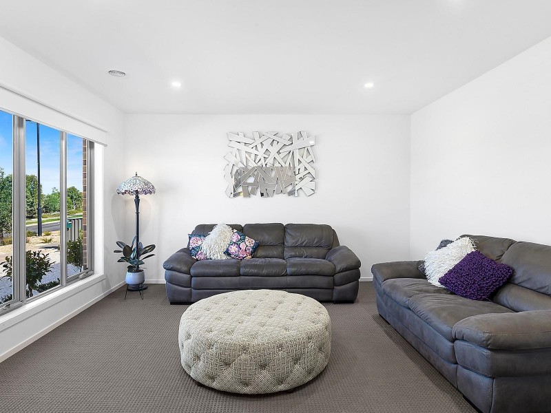 19 Westlakes Boulevard, Lara VIC 3212