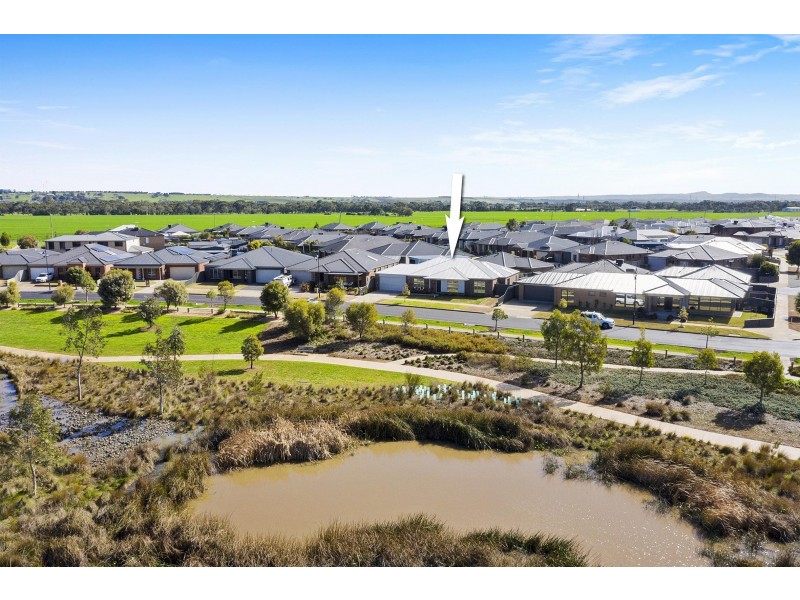 19 Westlakes Boulevard, Lara VIC 3212