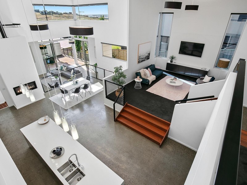 9 Stoneleigh Crescent, Highton VIC 3216