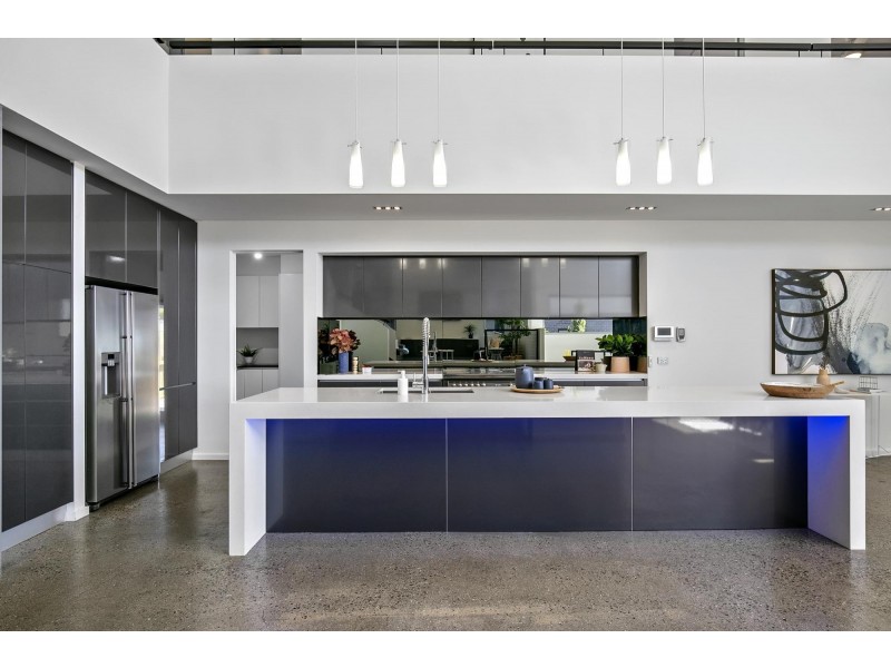 9 Stoneleigh Crescent, Highton VIC 3216