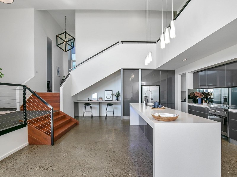 9 Stoneleigh Crescent, Highton VIC 3216