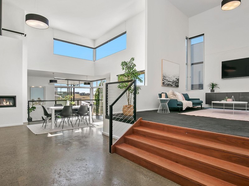 9 Stoneleigh Crescent, Highton VIC 3216