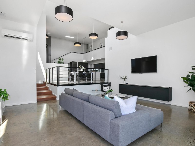 9 Stoneleigh Crescent, Highton VIC 3216