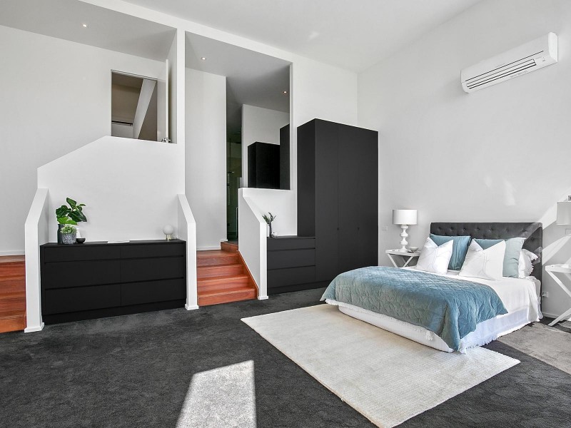 9 Stoneleigh Crescent, Highton VIC 3216