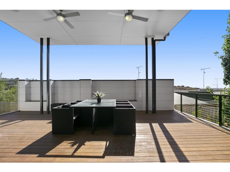 9 Stoneleigh Crescent, Highton VIC 3216