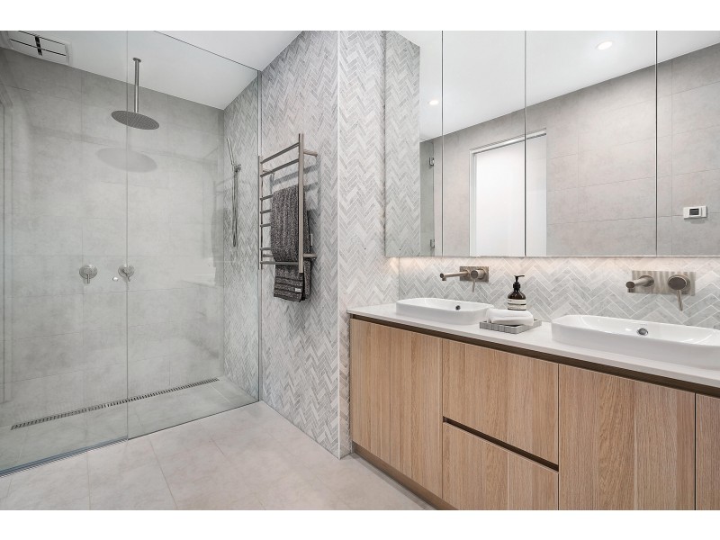 16A Frank Street, Newtown VIC 3220