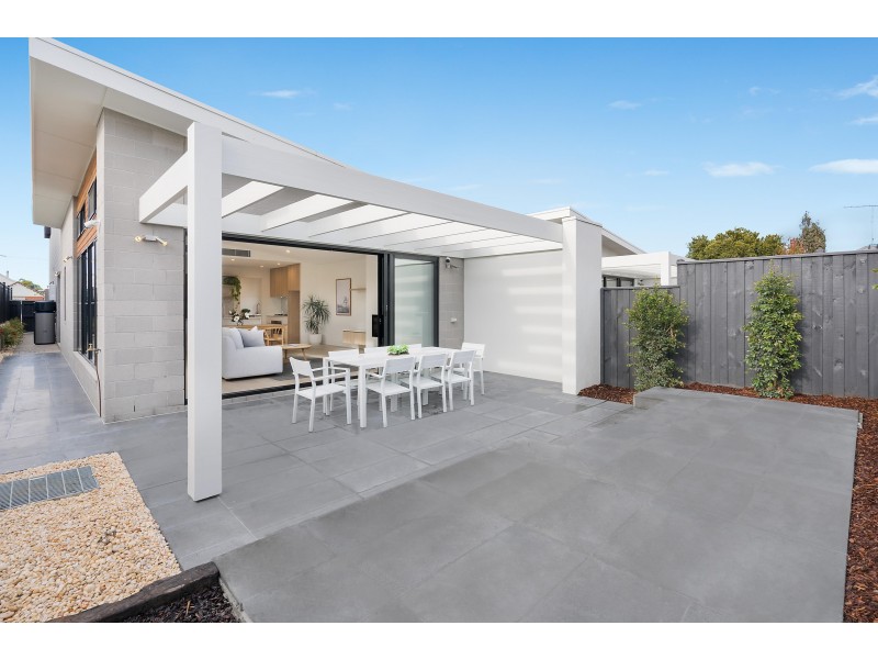 16A Frank Street, Newtown VIC 3220