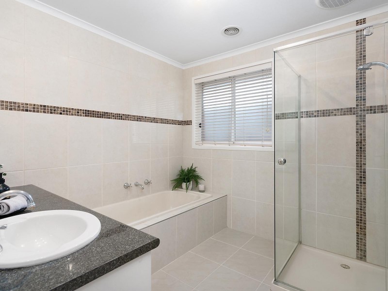 31 Leila Crescent, Bell Post Hill VIC 3215