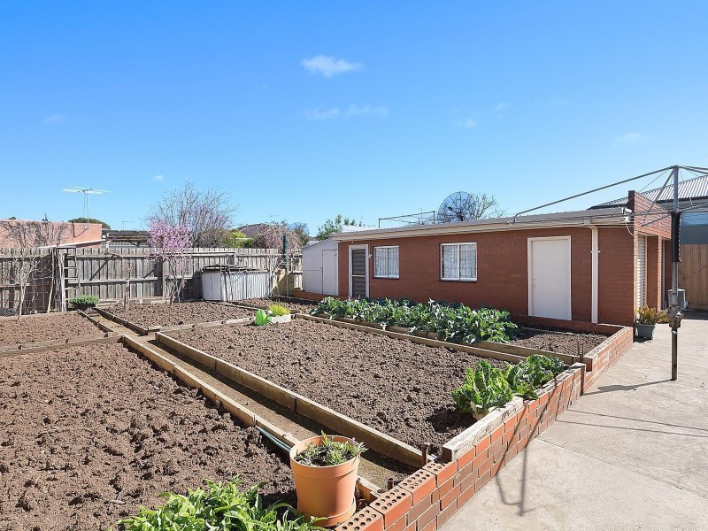 82 Sladen Street, Hamlyn Heights VIC 3215
