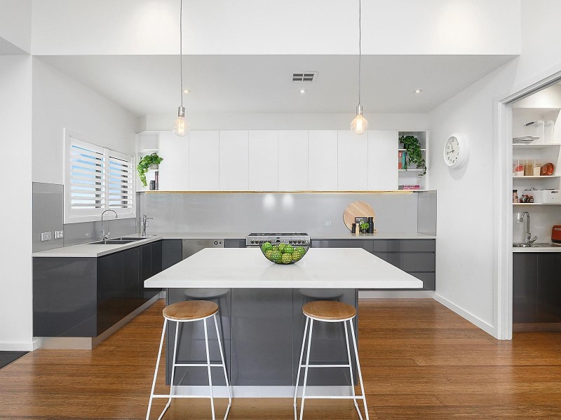 31 Montpellier Drive, Highton VIC 3216