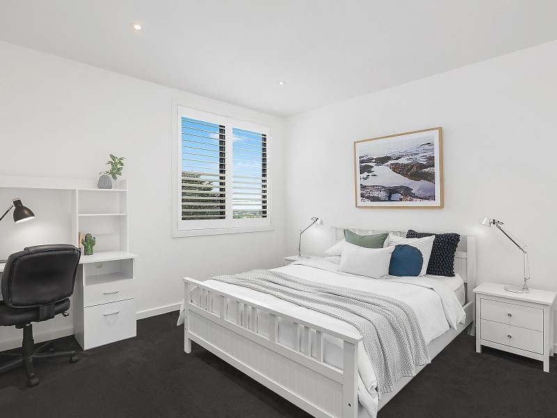 31 Montpellier Drive, Highton VIC 3216