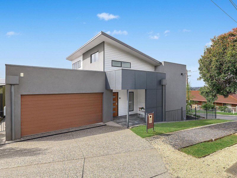 31 Montpellier Drive, Highton VIC 3216