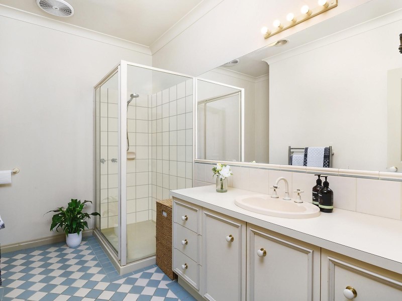 1 Merrick Court, Highton VIC 3216