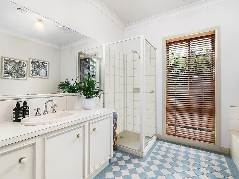 1 Merrick Court, Highton VIC 3216