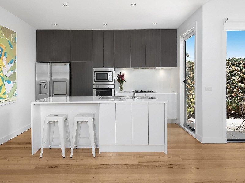 92 Waratah Street, Geelong West VIC 3218