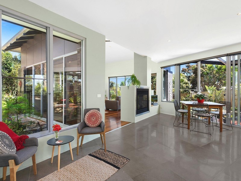 10 Lochgoin Mews, Highton VIC 3216