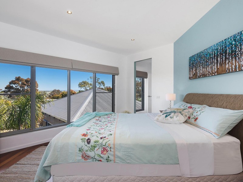 10 Lochgoin Mews, Highton VIC 3216