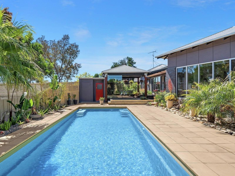 10 Lochgoin Mews, Highton VIC 3216