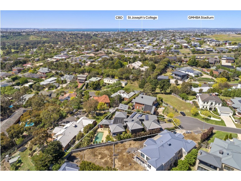 10 Lochgoin Mews, Highton VIC 3216