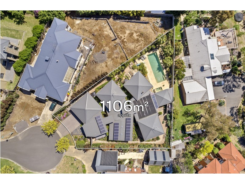 10 Lochgoin Mews, Highton VIC 3216