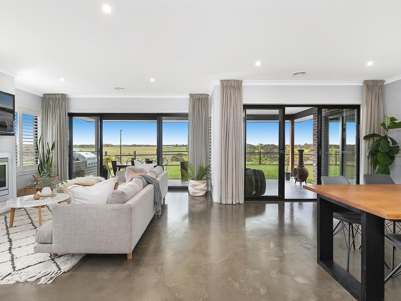 131 Stoneleigh Crescent, Highton VIC 3216