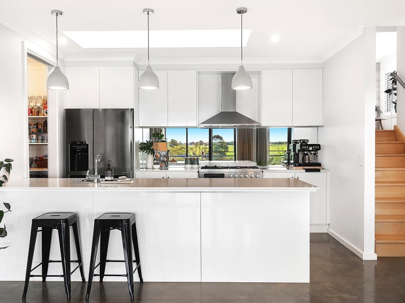 131 Stoneleigh Crescent, Highton VIC 3216