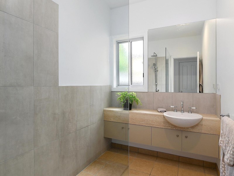 2A Neiley Street, Newtown VIC 3220