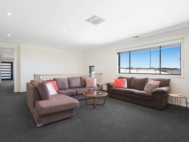 18 Dartmoor Drive, Highton VIC 3216