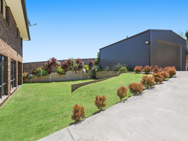18 Dartmoor Drive, Highton VIC 3216