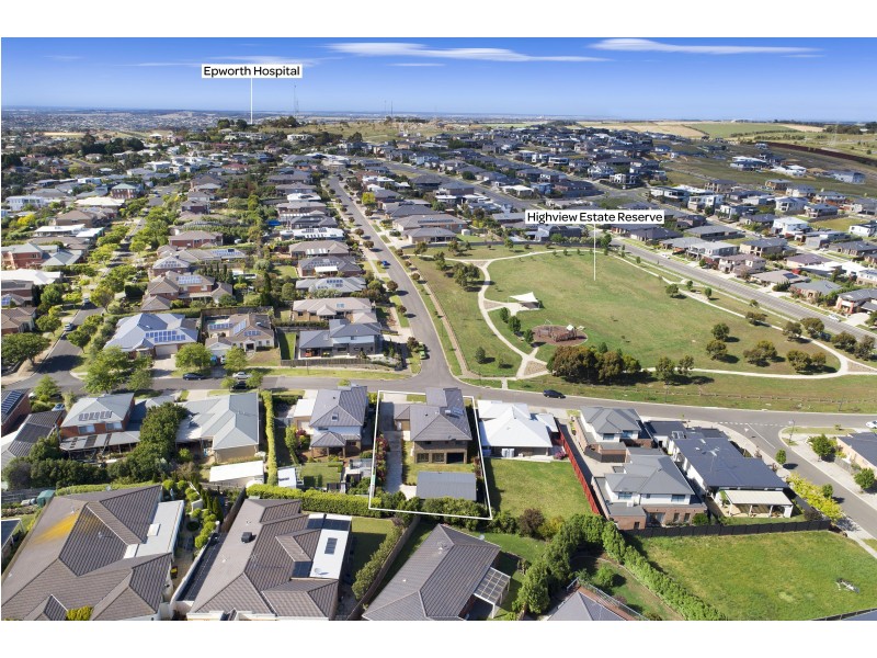 18 Dartmoor Drive, Highton VIC 3216