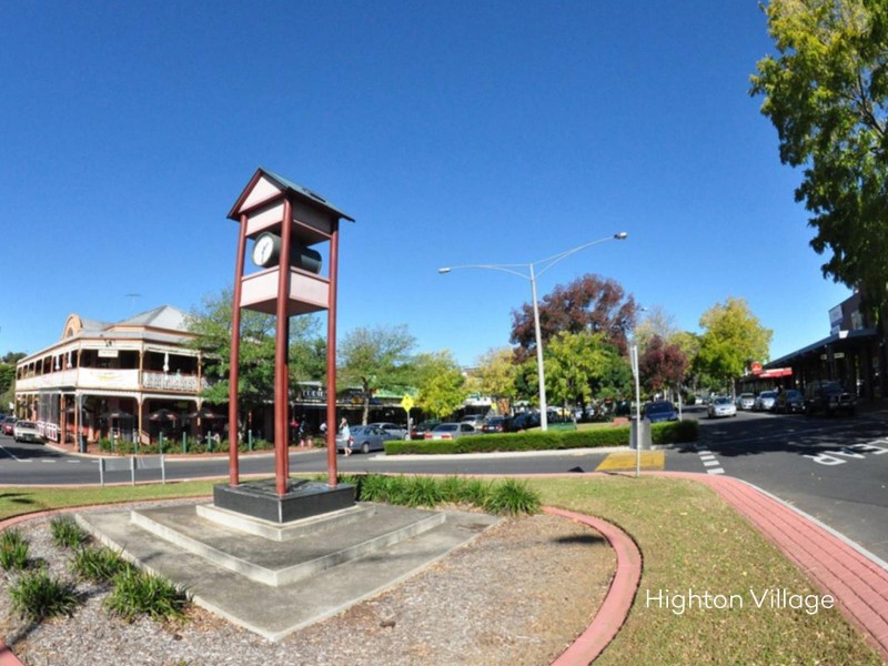 4 Brownhill Ridge, Wandana Heights VIC 3216